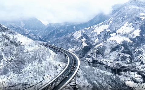 四川文旅市场迎复苏 雅安几大景区开启梦幻冰雪季