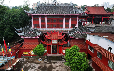泸州也有一座建在悬崖上的“百年古寺”，你知道在哪里吗？