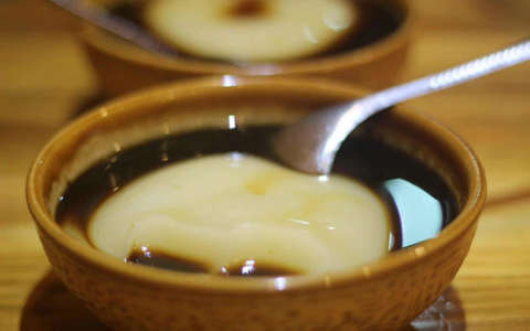 舌尖上的泸州记忆：游联兵夫妇与石洞凉糕的坚守与传承