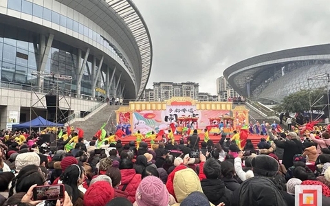 富顺：文化盛宴燃动城市 非遗魅力深入人心