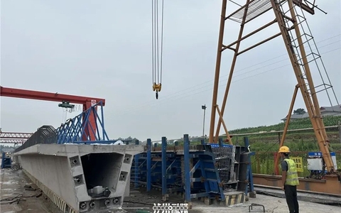 预计年底完成全线工程，自贡至泸州港公路加速建设